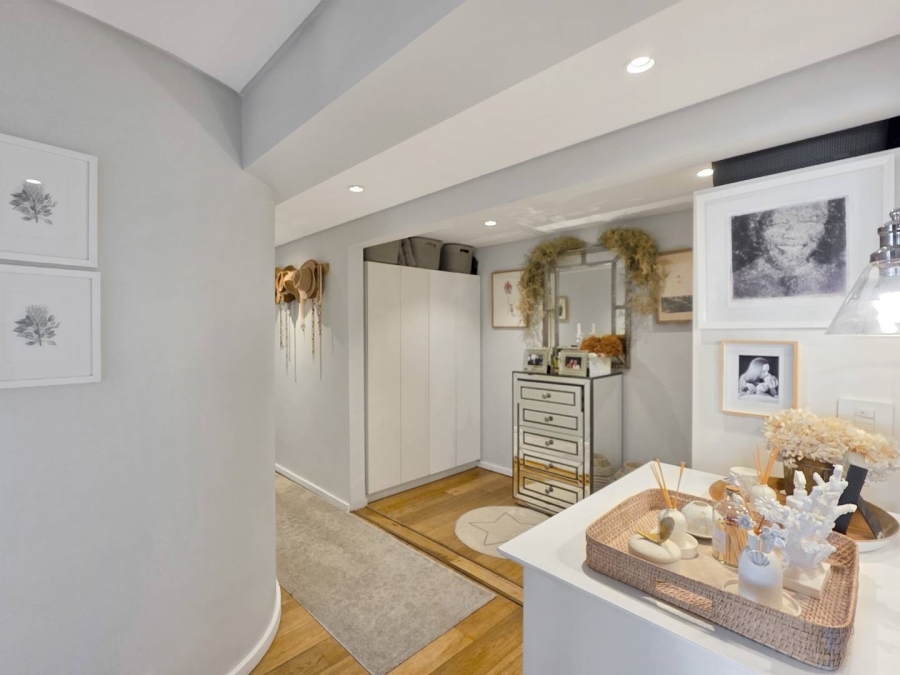 3 Bedroom Property for Sale in Sea Point Western Cape